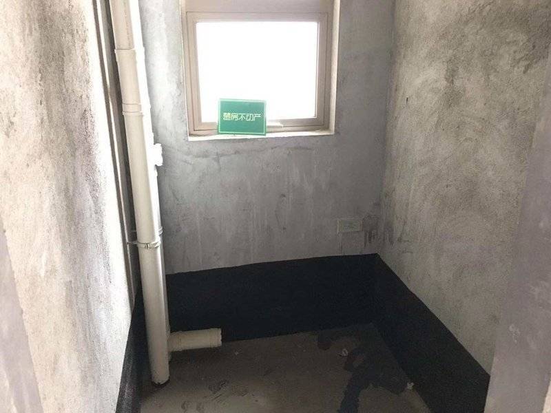 环球毛坯三房看房方便可按揭业主诚心出售