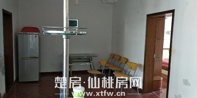 高管宿舍三室两厅拎包即住（青青家园旁边新中医院对面武商二中附近）