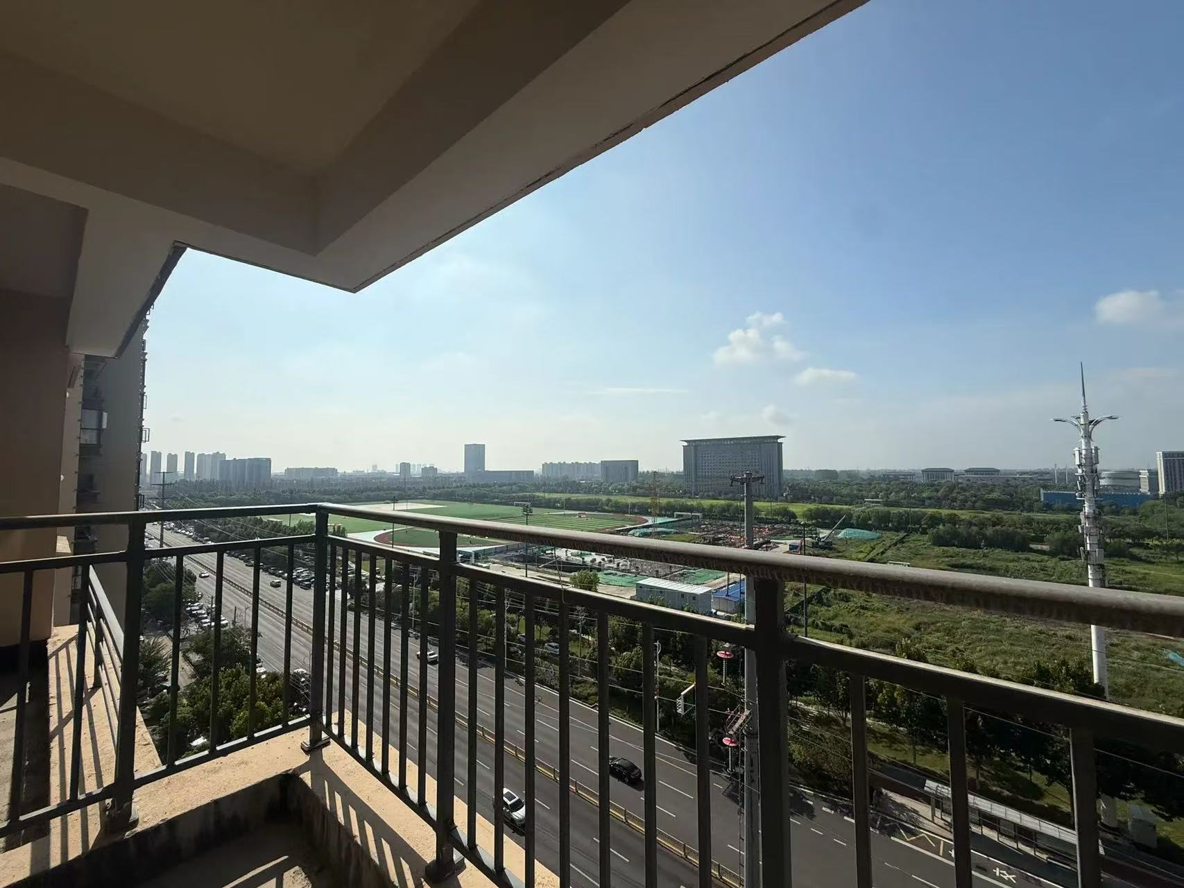 降价了，城南， 荣怀次新小区， 电梯小高层 ，好楼层电梯12楼，证满二