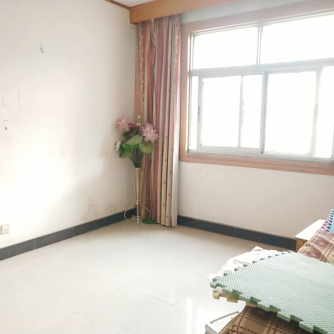 复州花园全新装修大三房中间楼层全新家电满五