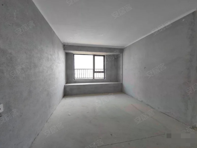 吾悦广场，现房捡漏，送车位，好楼层27楼，证件满二，诚心出售