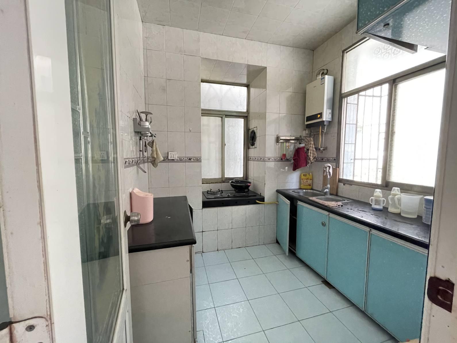 物贸宿舍武商附近