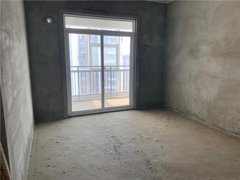 城西鸿昇现代城144平大四房送超大入户花园证满两年过户费低