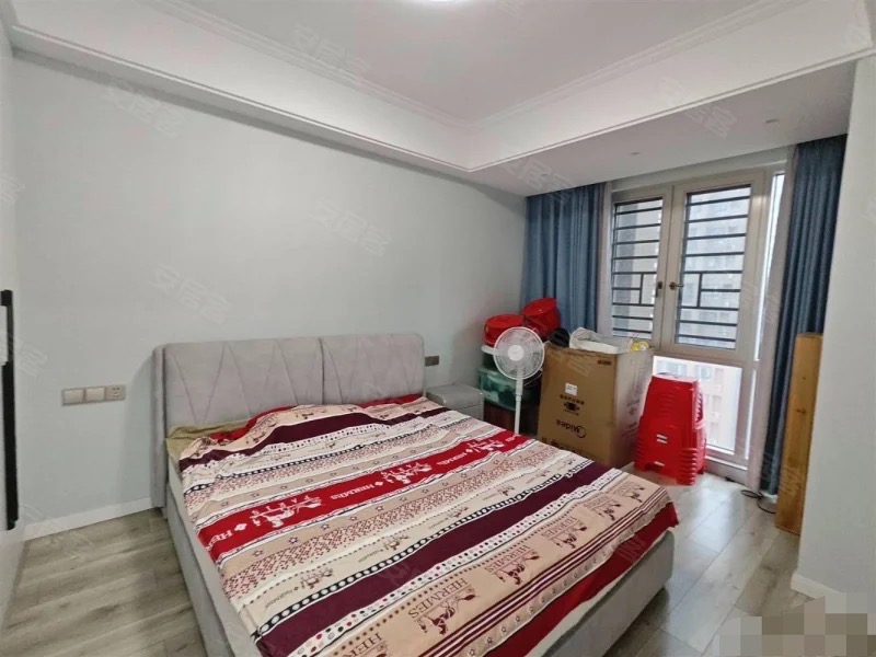 城南，沔阳公馆，精装大三房，电梯好楼层20楼，东边户，装修9.9成新，证满二