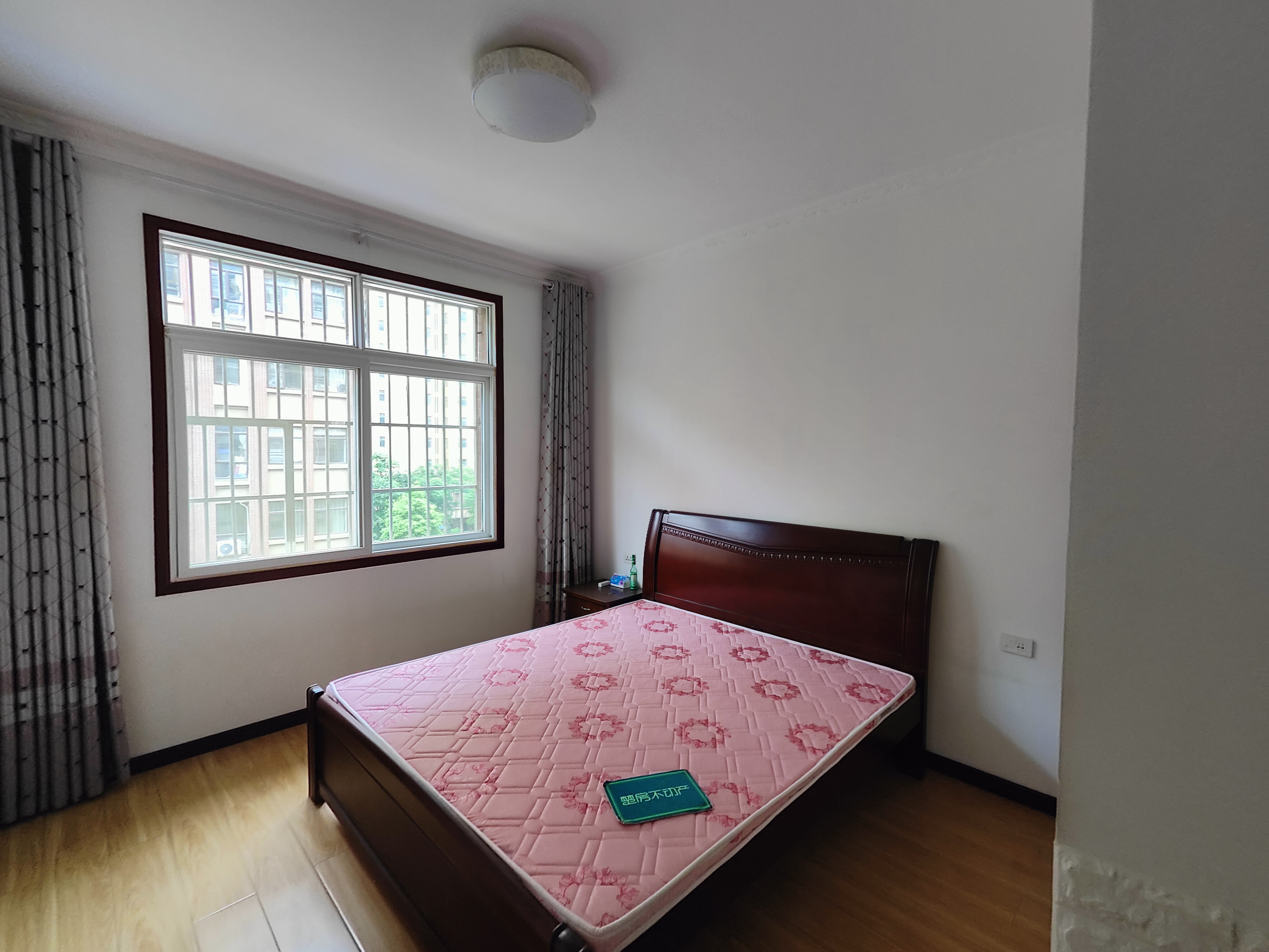 紫金城还建房电梯中间楼层精装修三居室地理优越