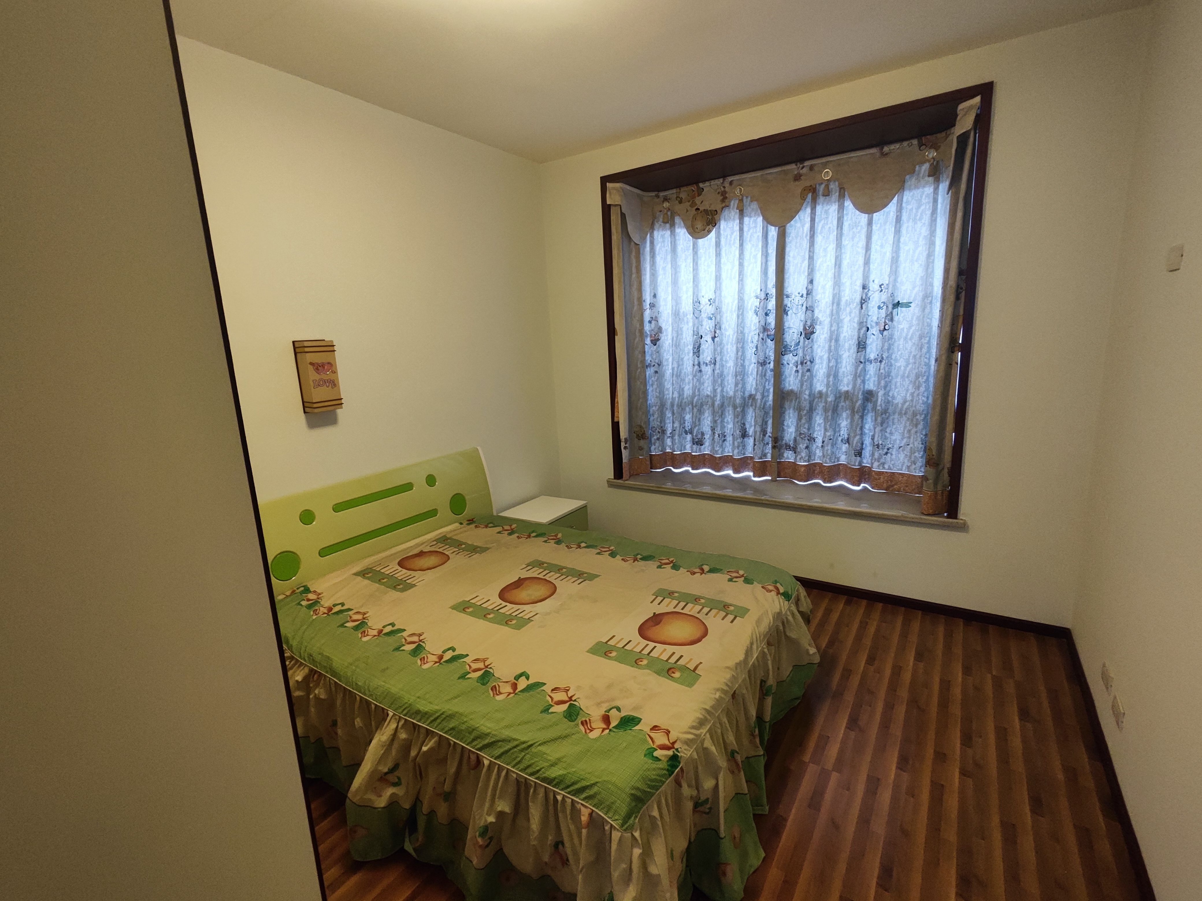 恒迪附近不动产单位宿舍带地下室前面无遮挡停车方便闹中取静看房方便