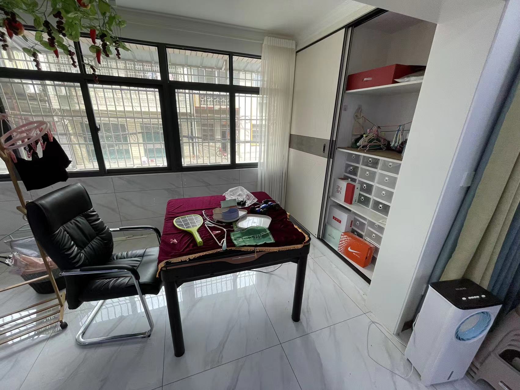 宏达路车站附近桃源居大户型四房看房方便新装修两年家电齐全楼层好