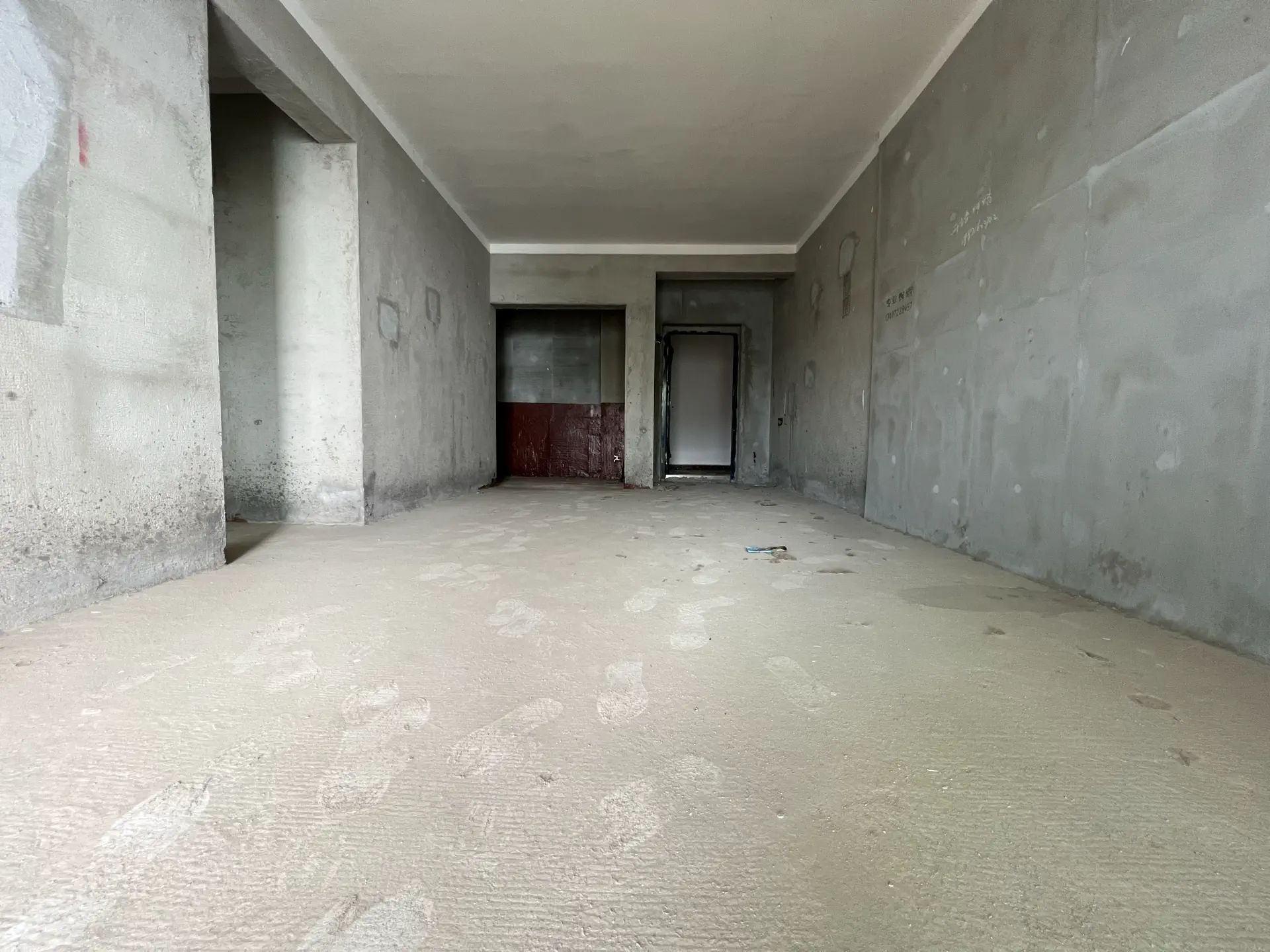 捡漏，房东急售，森林国际翡冷翠，电梯好楼层，采光好，证满二