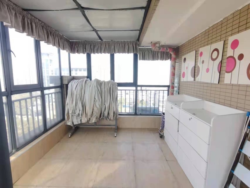 捡漏，三丰鼎城，小高层，精装两房+阳光房露台，证满二