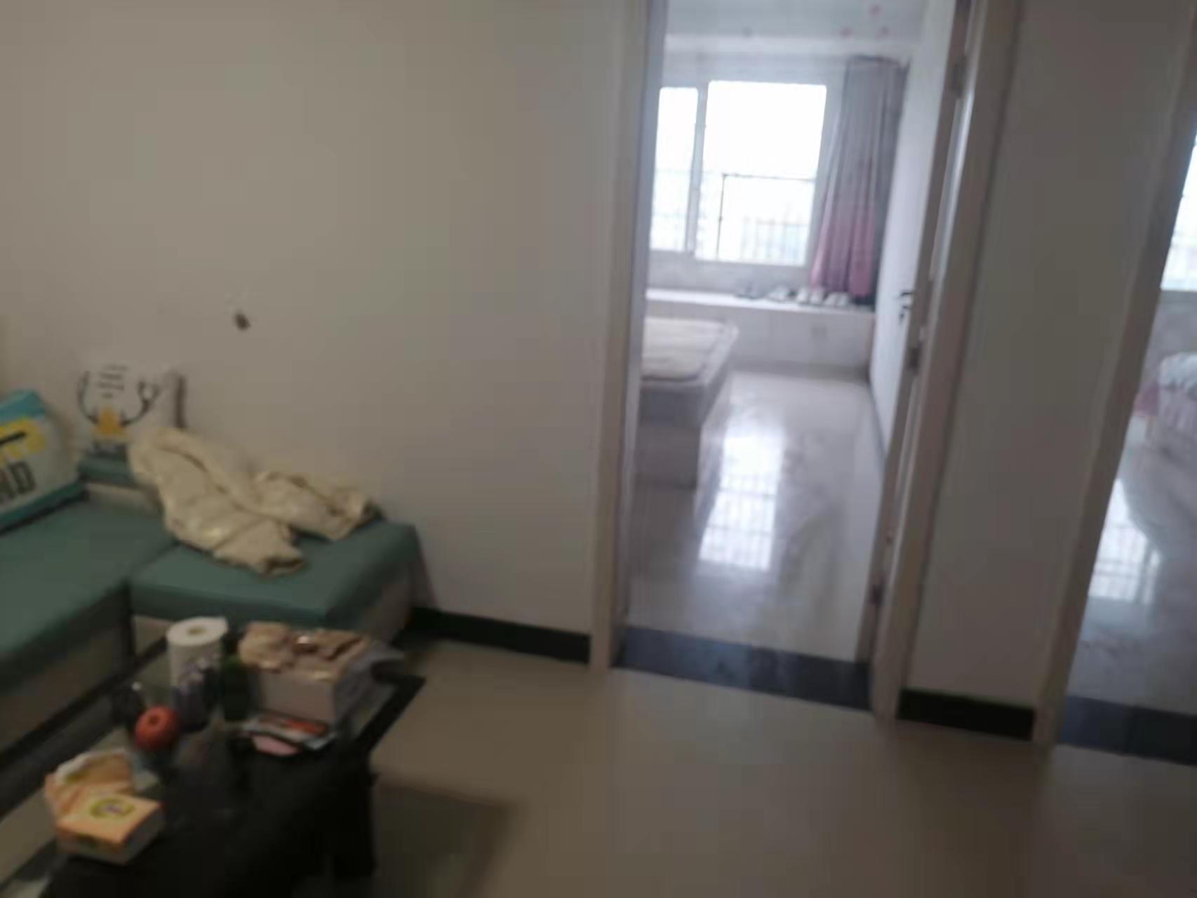 大洪小区8楼两房老证