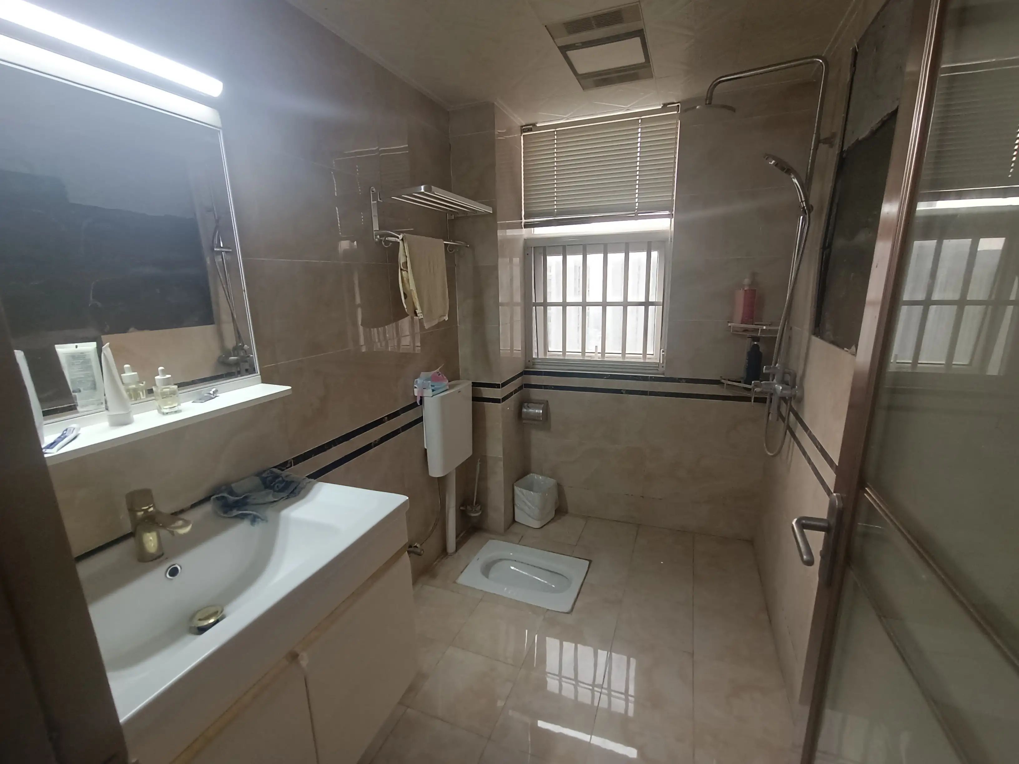 城南新三中旁，元泰精装大三房，中央空调，拎包入住