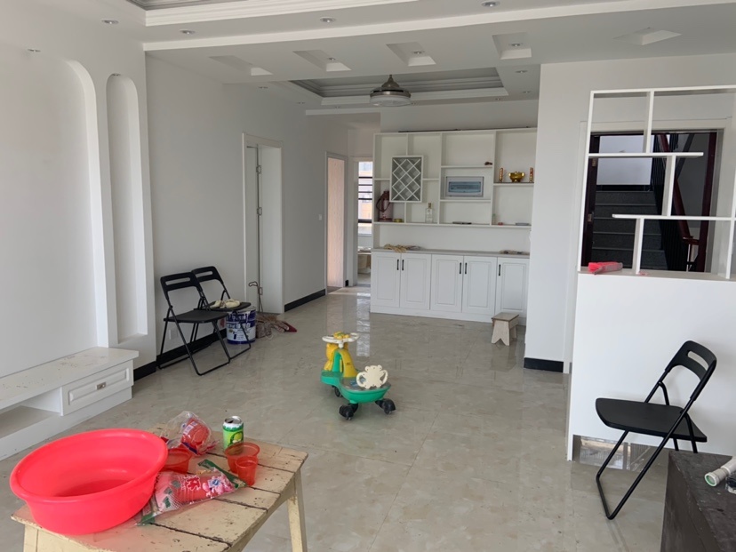 捡漏，降价了，绿地洋房，带的露台，三房二一卫，证满二