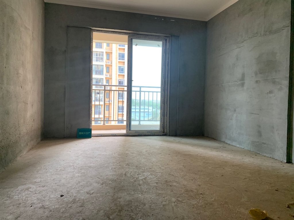 森林国际 毛坯小三房 OK直接读二晓看房方便