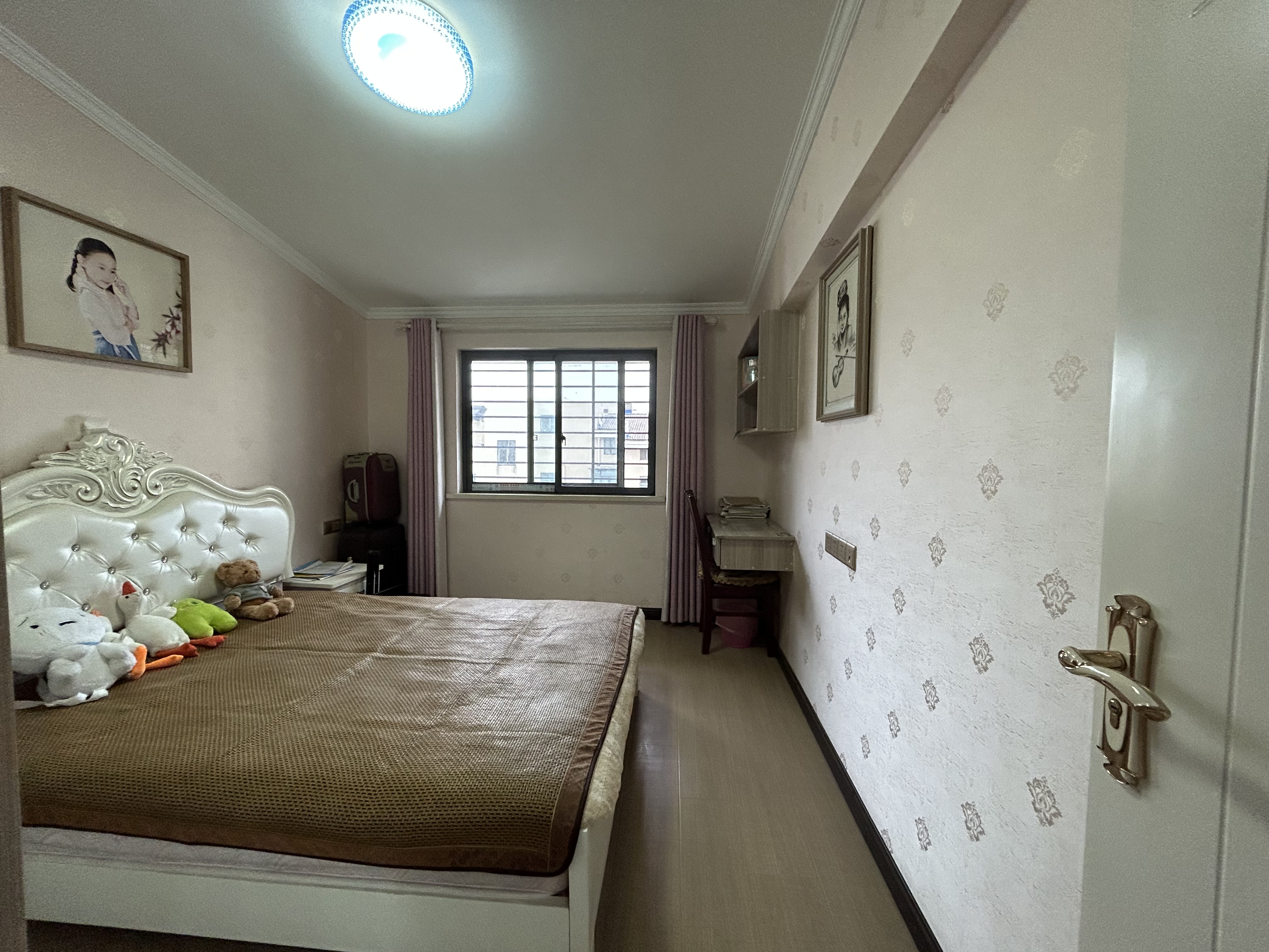 路安花苑.精装复式五房.房子成色新.看房方便