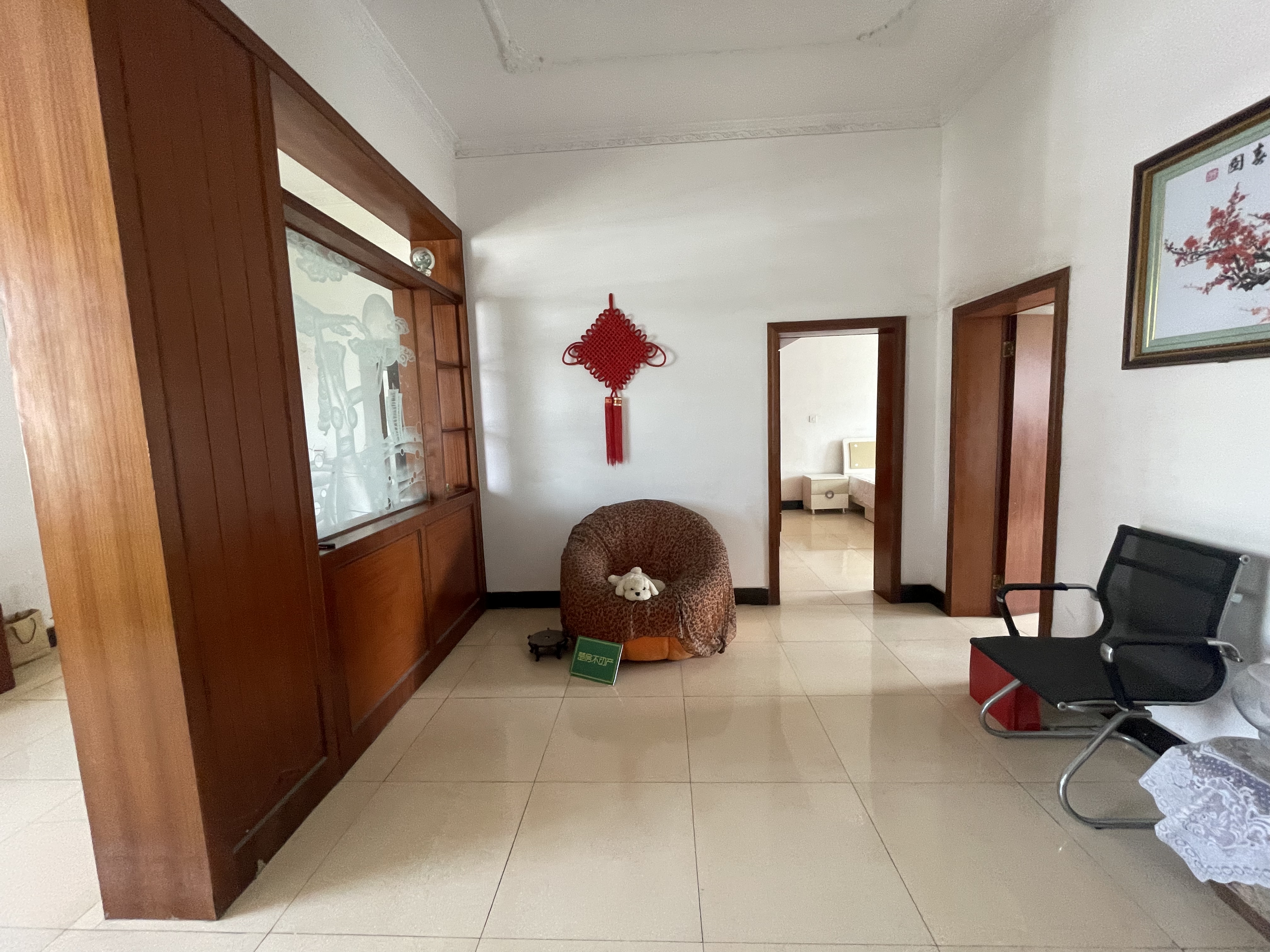 时代广场对面.车站旁.财政局宿舍.有大院子停车.税费低.看房方便