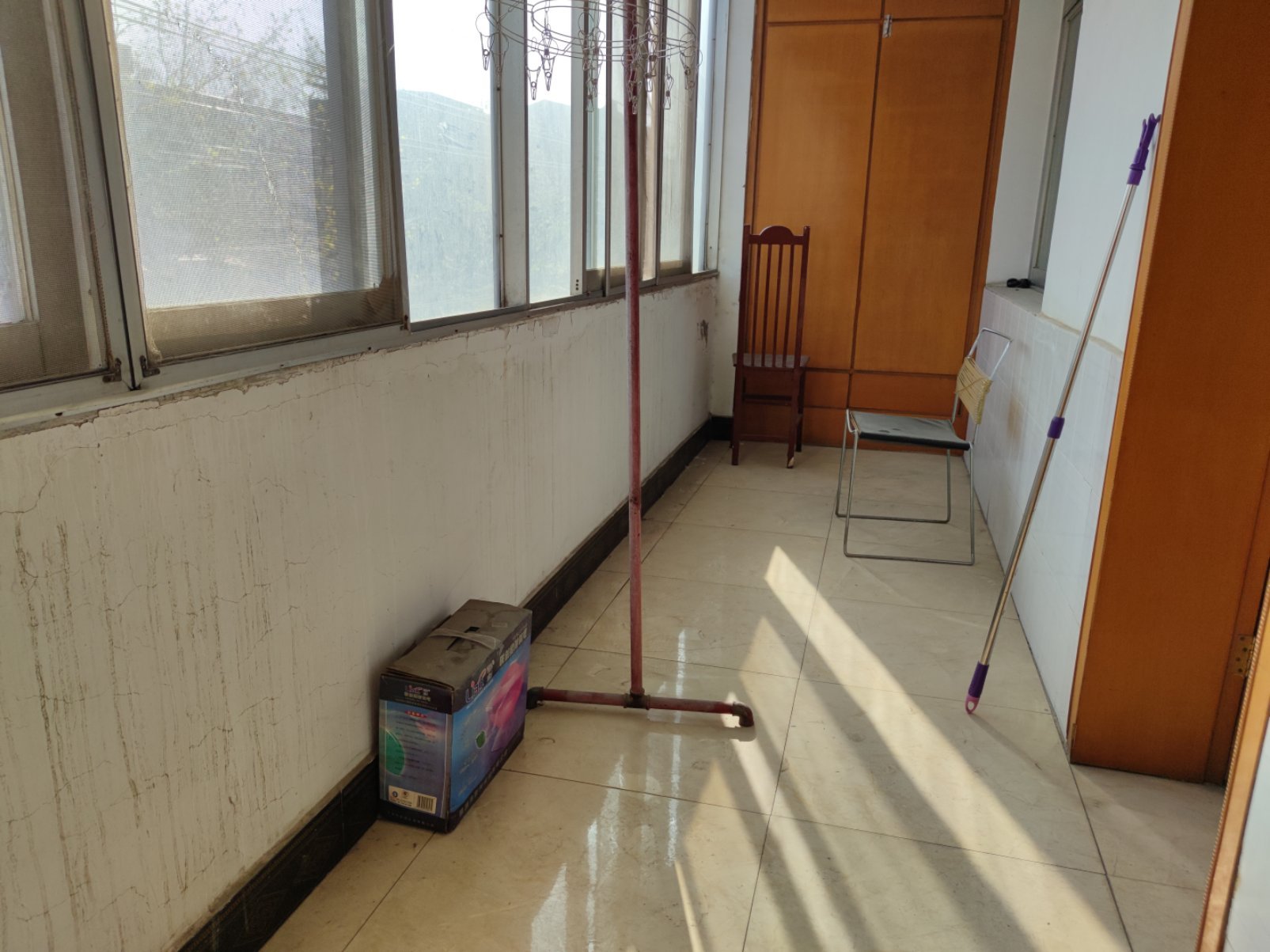 正源小区满五东边户，采光佳