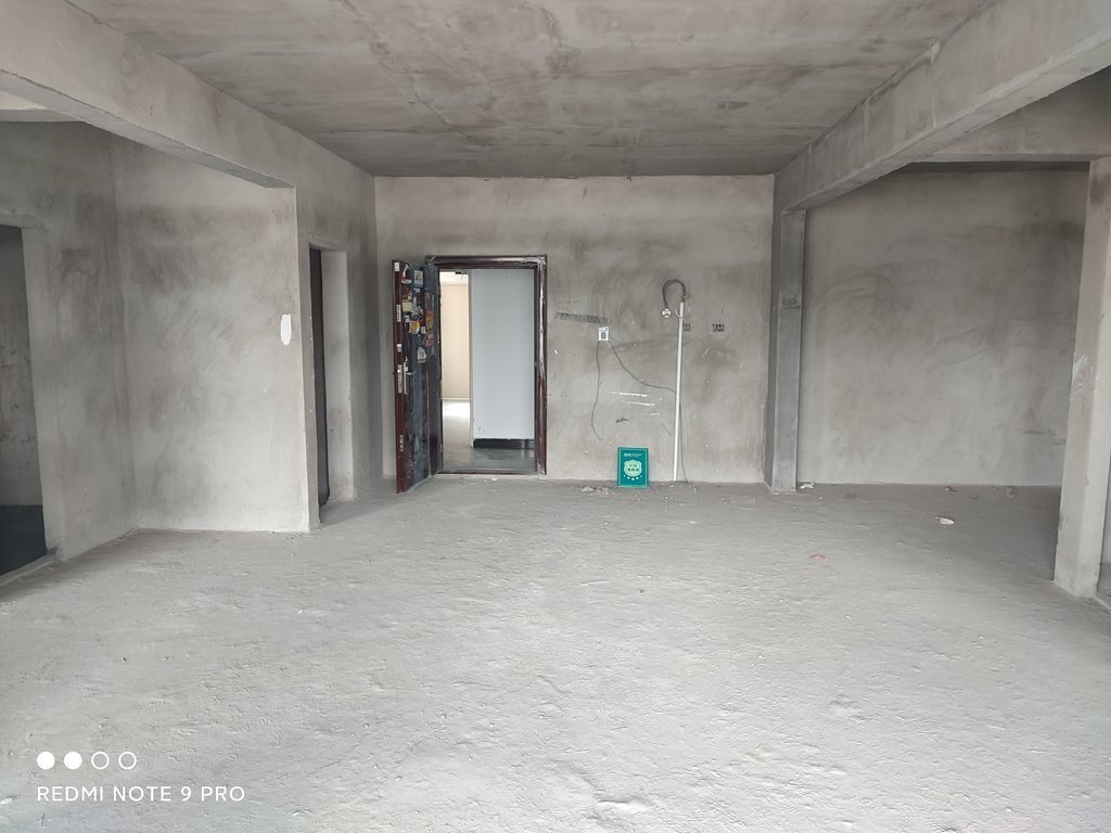 沔阳公馆 毛坯三房中间楼层看房方便房东诚意出售