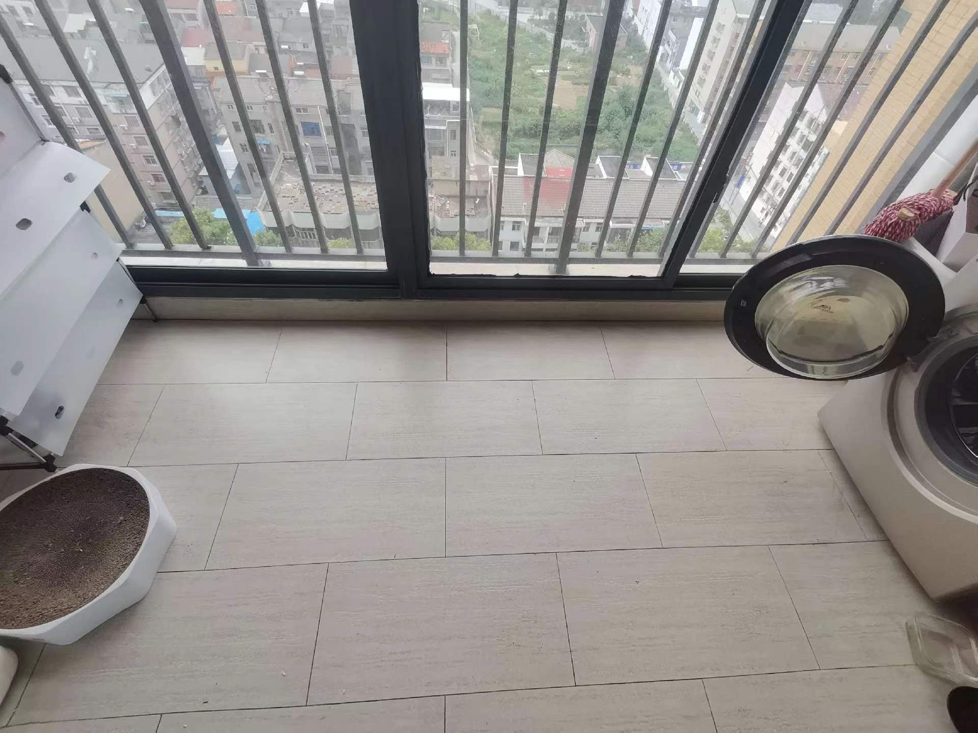 东城国际.精装三房.证件满二.看房方便