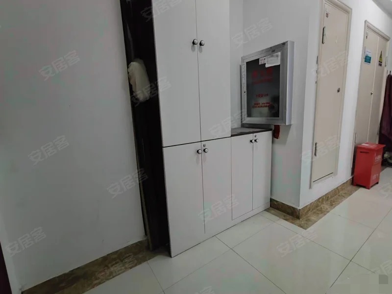 城南，吾悦旁，荣怀，电梯小高层，好楼层13楼，一梯一户，东边户，证满二