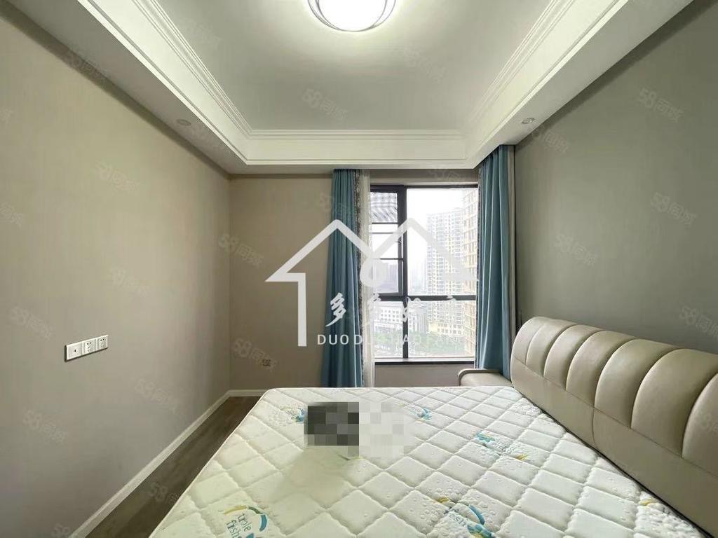 御台公馆，大平层，带送车位