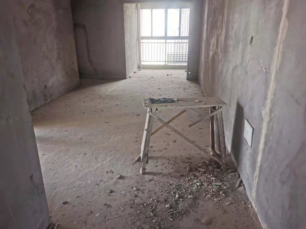 汉江桥头 河景房 证满二 看房方便！天仙水岸