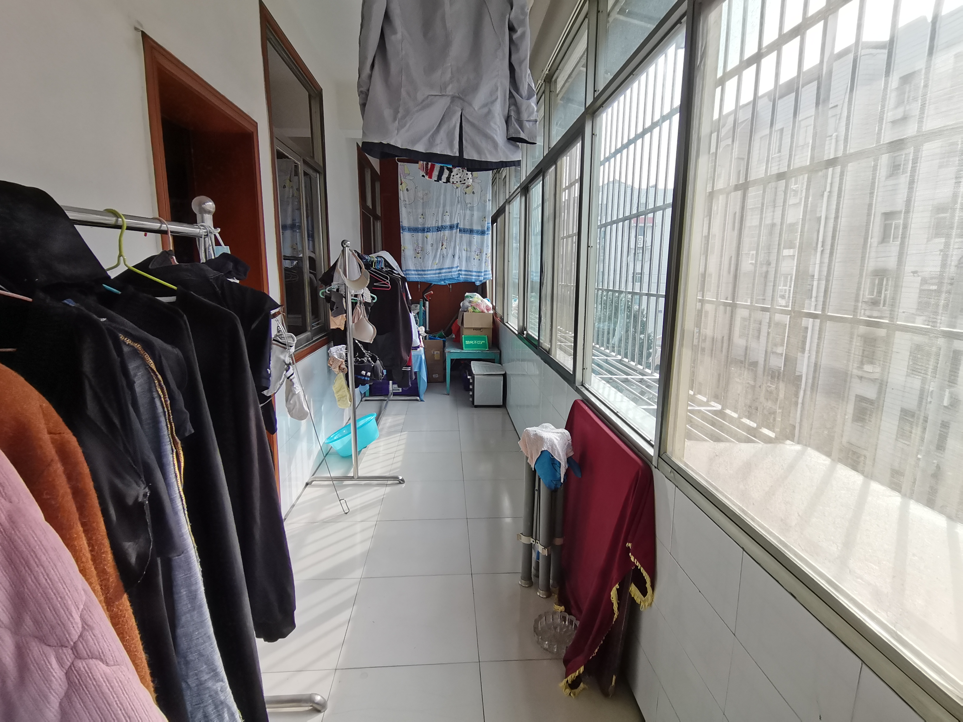 干河社区卫生服务宿舍精装四房中间楼层房东诚意出售