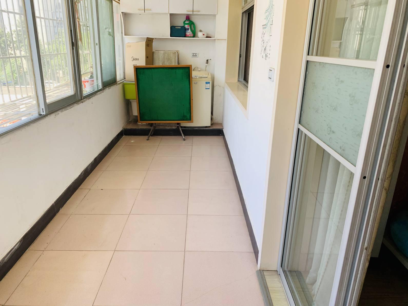 武商旁五建宿舍，精装修三房，步梯中间好楼层