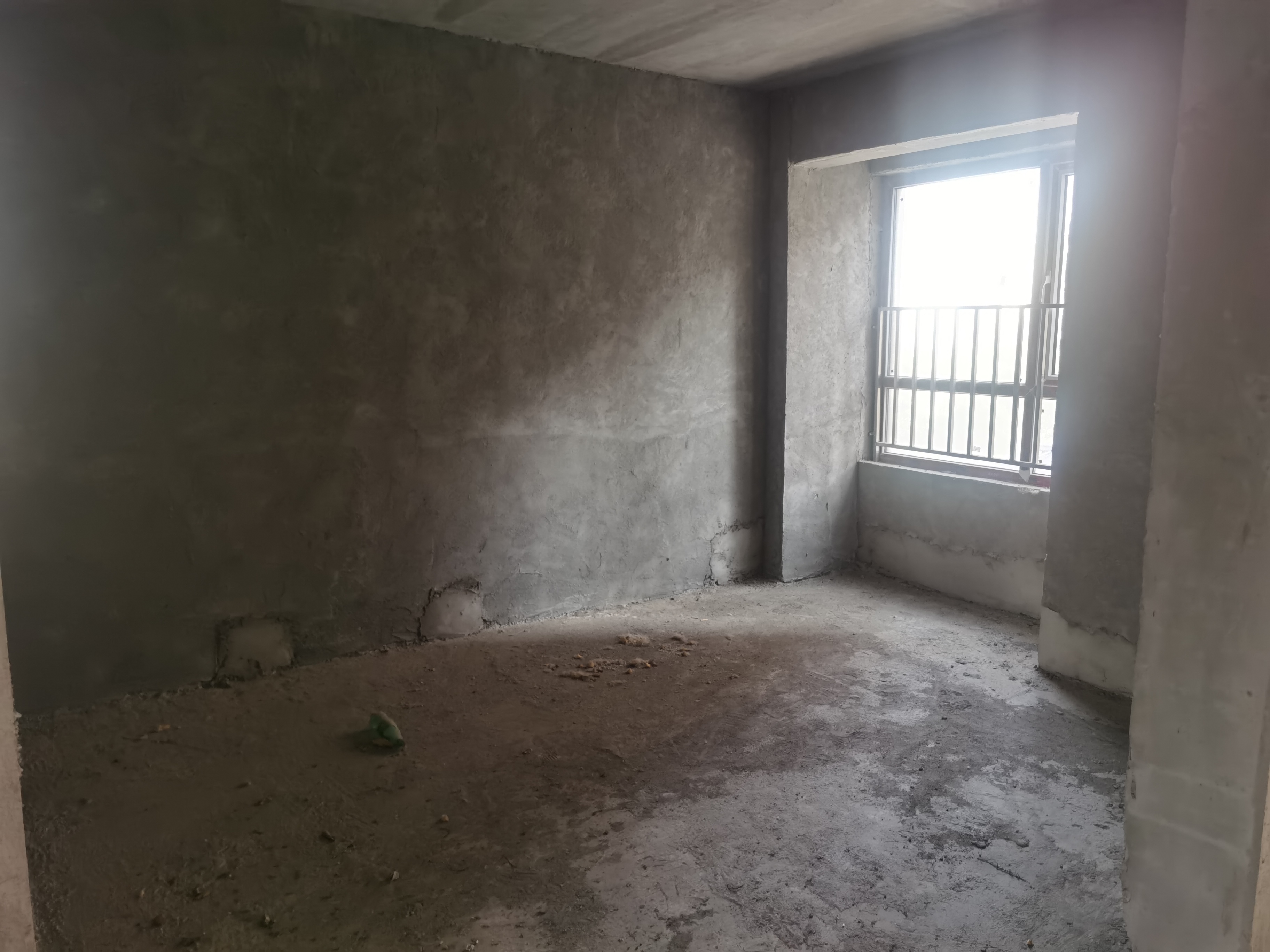 沔阳公馆毛坯大三房证在手诚心出售看房方便