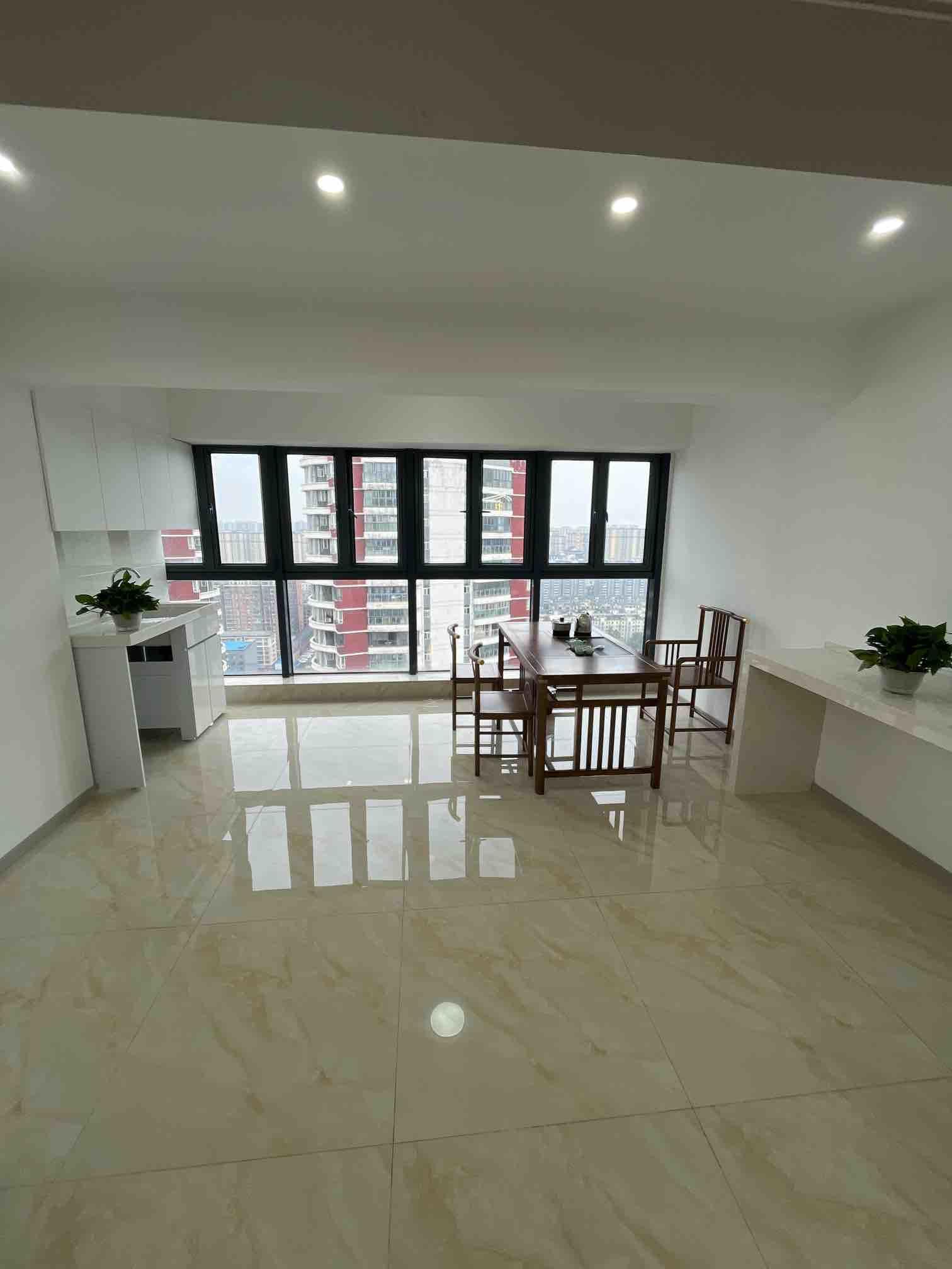 品质大小区，城南福星城，全新精装修，好楼层，视野开阔，证满二，一天未住