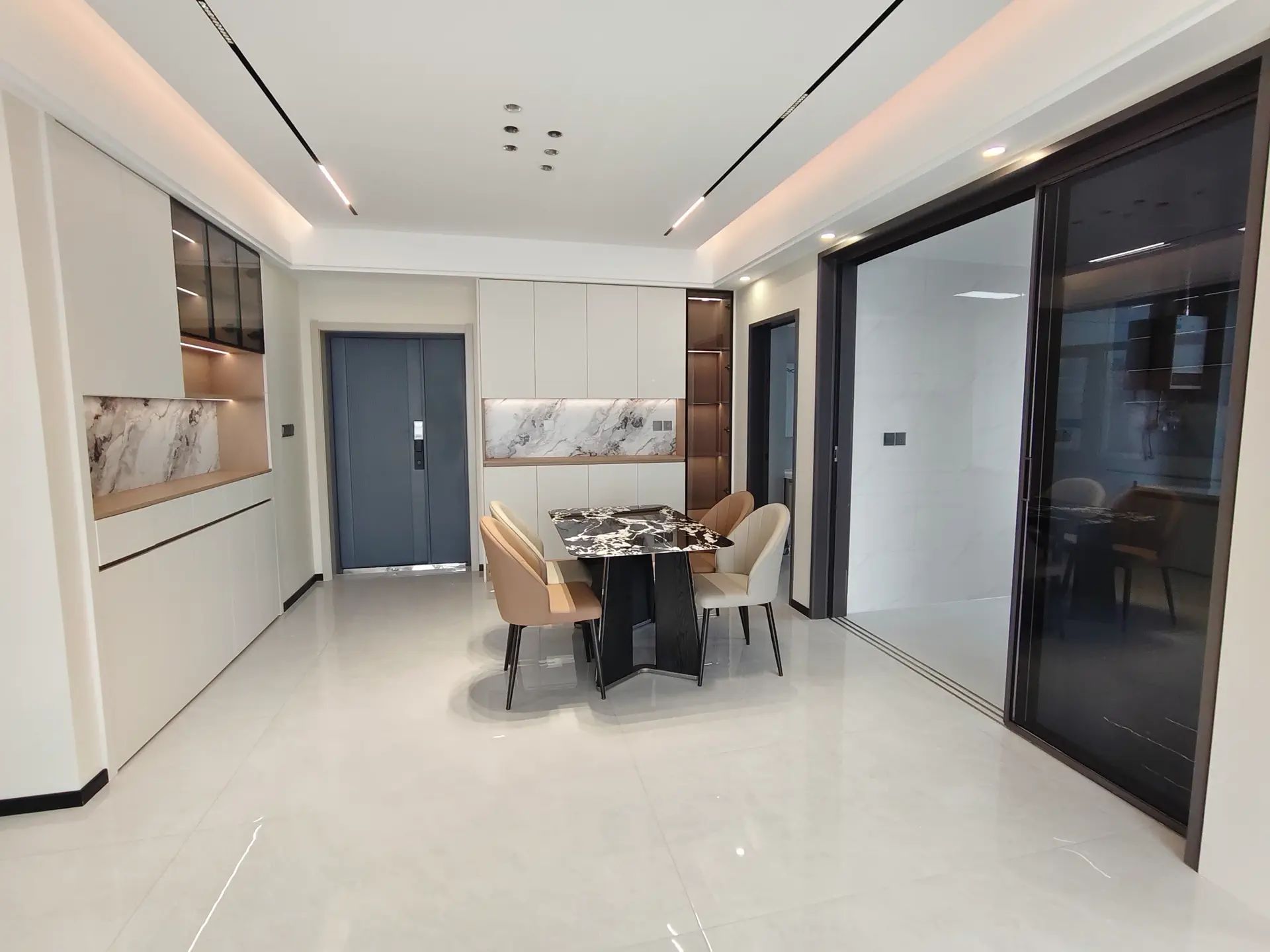 城南，元泰C区，精装三房，好楼层21楼，满五，诚心出售