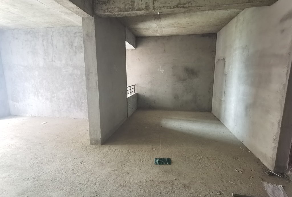 满庭春毛坯两房中间楼层户型方正看房方便