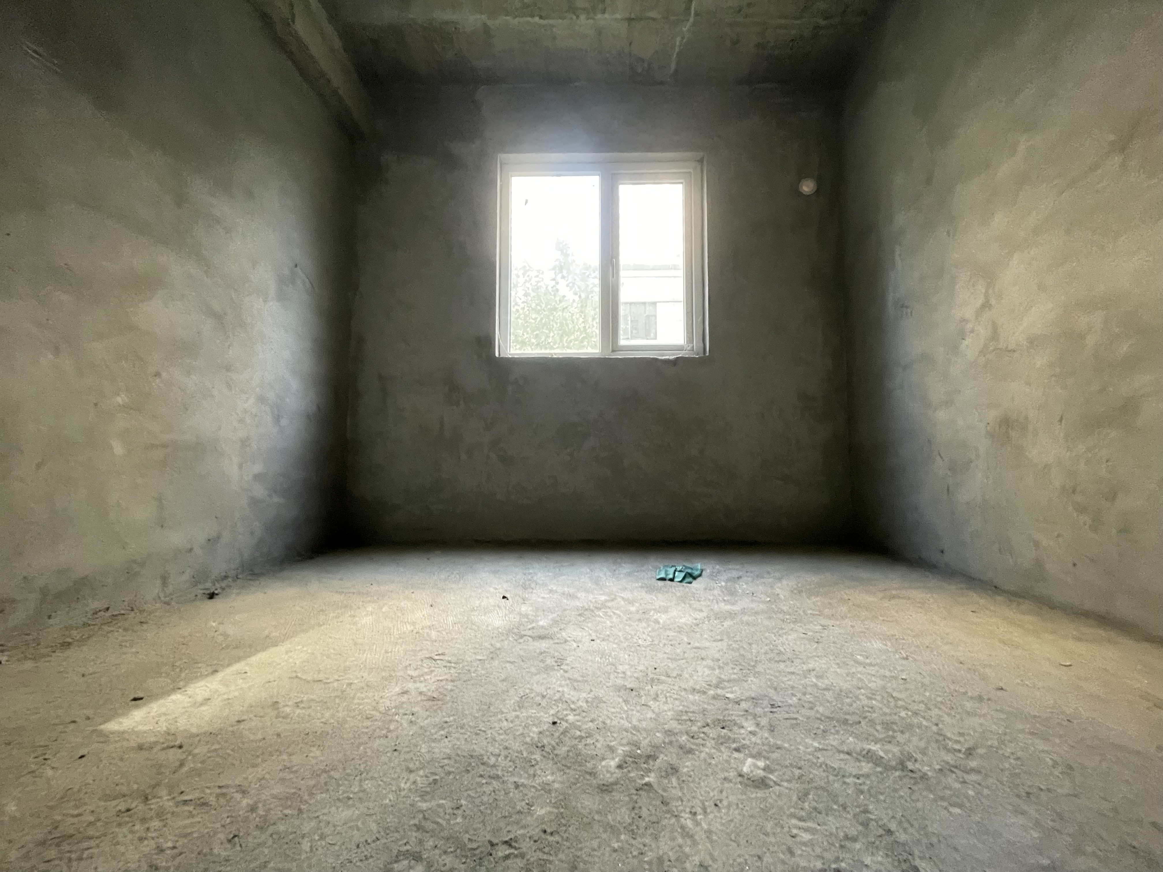 满庭春双阳台毛坯大三房出门就是大草坪空气会很好种点花花草草