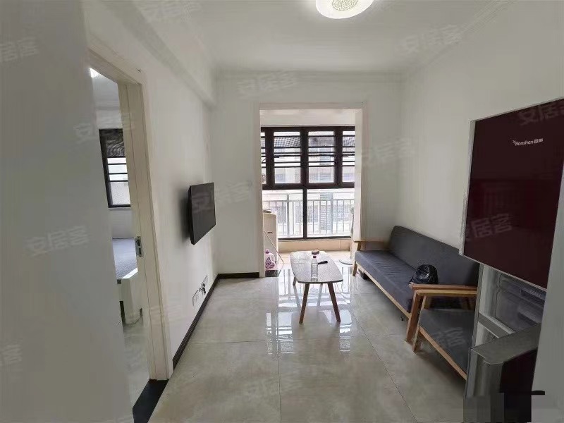 109，急售城南精装2房，小高层啦 ，好楼层，采光好，装修房毛坯价。捡漏