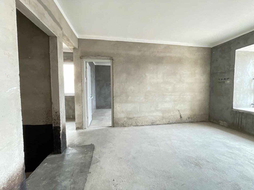 沔阳公园旁，亏本出售，捡漏，森林国际，好楼层，单价5000，证满二。二中、二小、