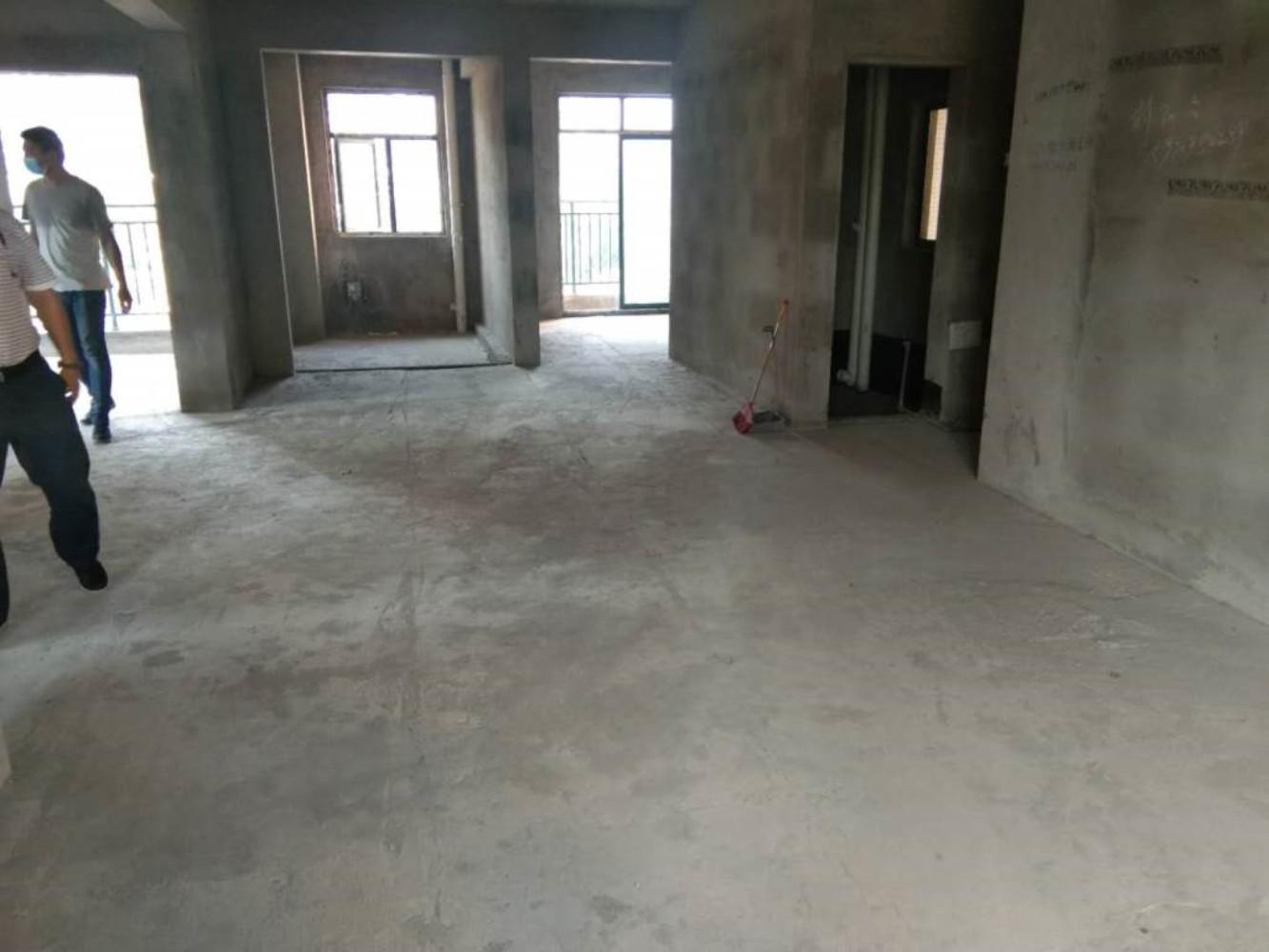 新城壹号五期三室，南北通透，光线户型都极好，看房方便！