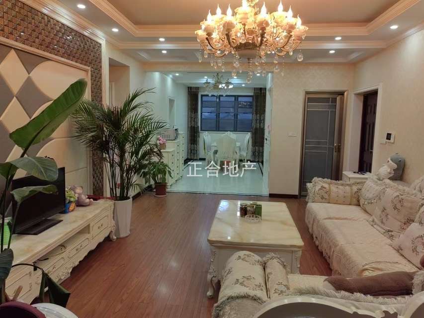 业主诚心出售！御台公馆，单价5000，精装三房，满五，家私家电全送，