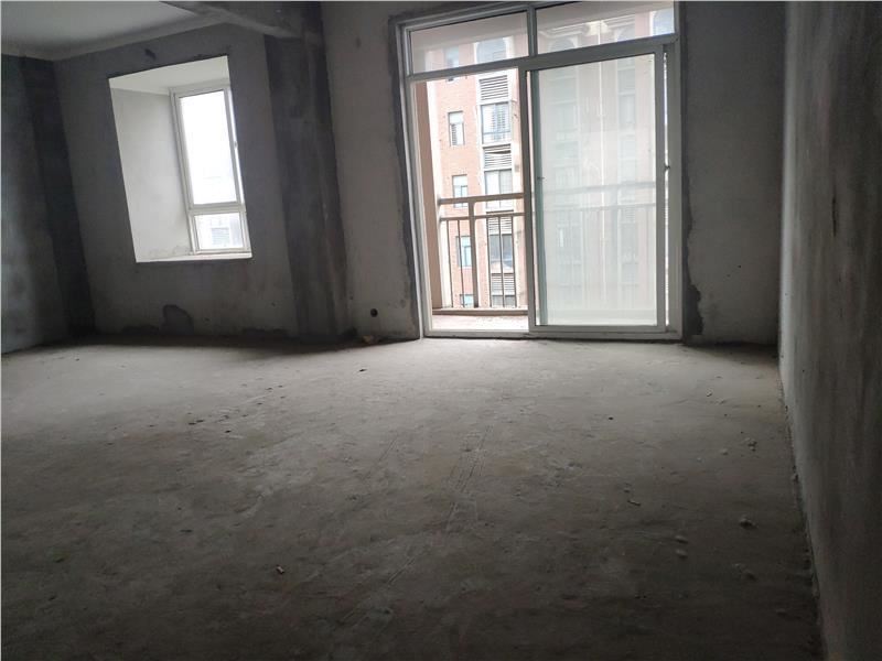 城南小三房现代明珠新城， 付9万满二证在手可按揭