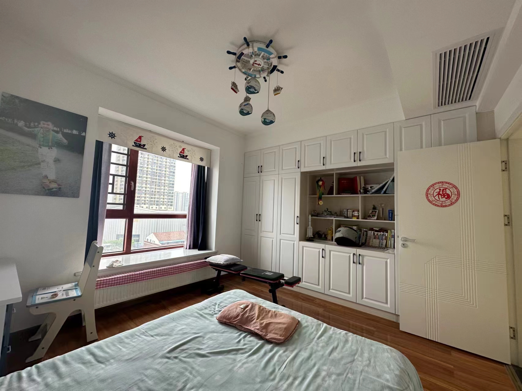 宏运名居.商城附近精装三房复式.证件满二