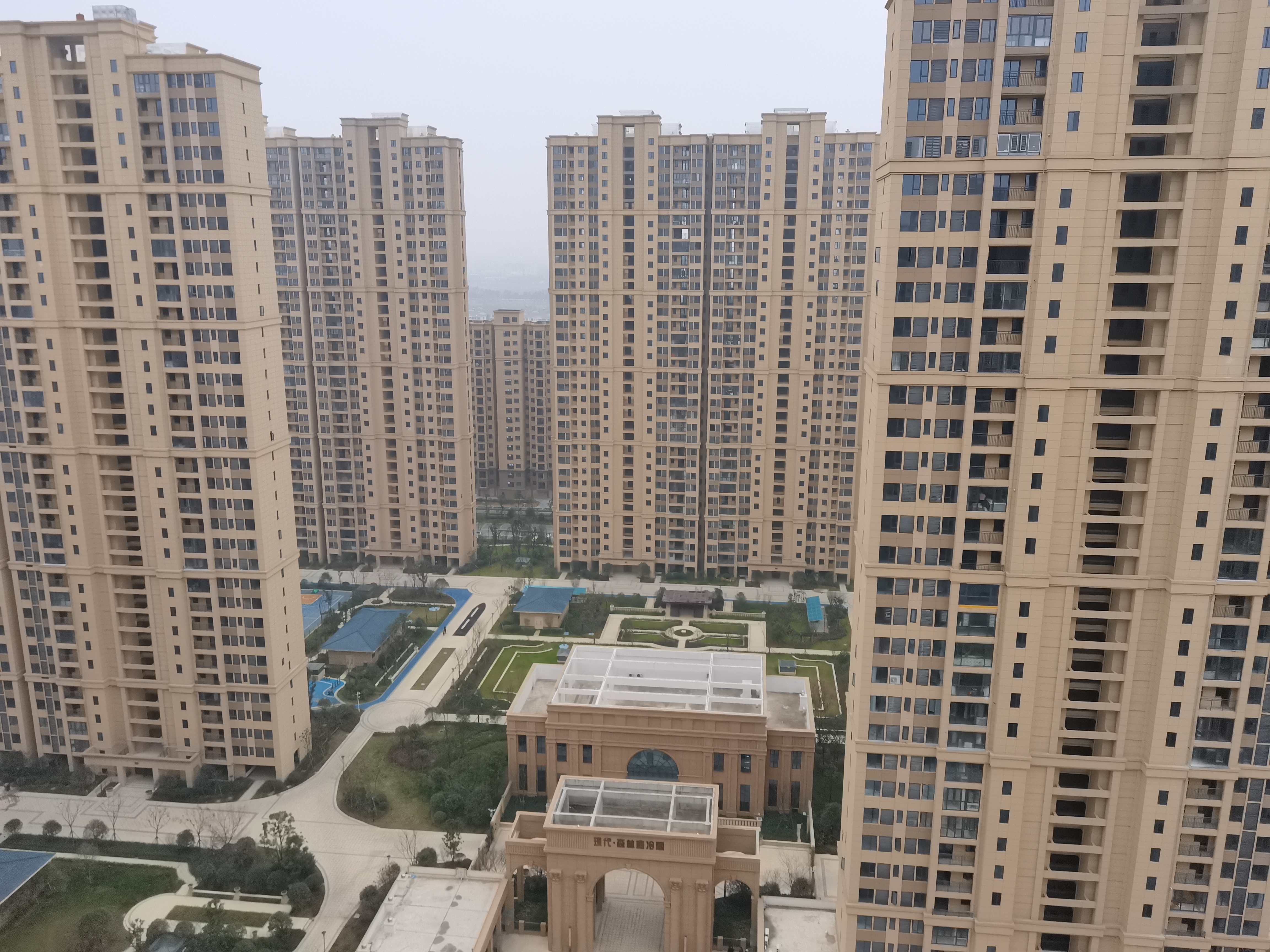 森林国际 精装两房  看房方便 房东诚意出售