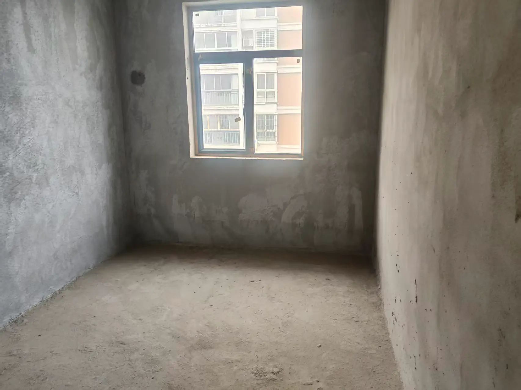 捡漏，商城附近，单价2600，毛坯四房，电梯小高层，好楼层