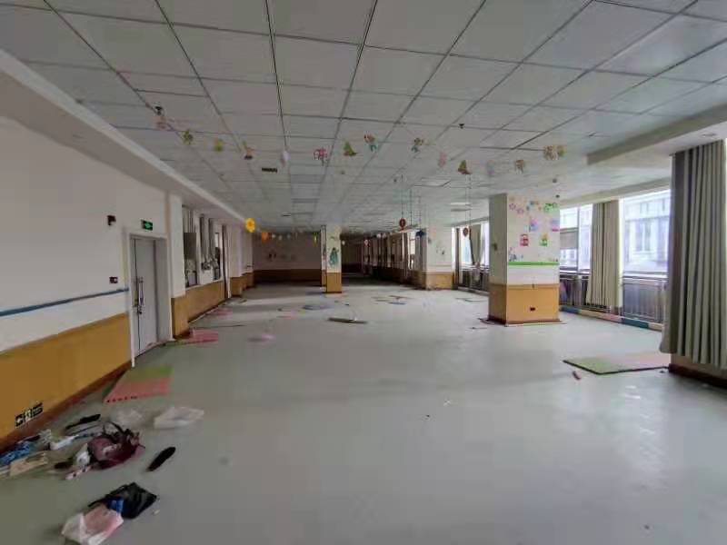 人民医院正对面大面积出租1300平适合做舞蹈室餐饮好地段