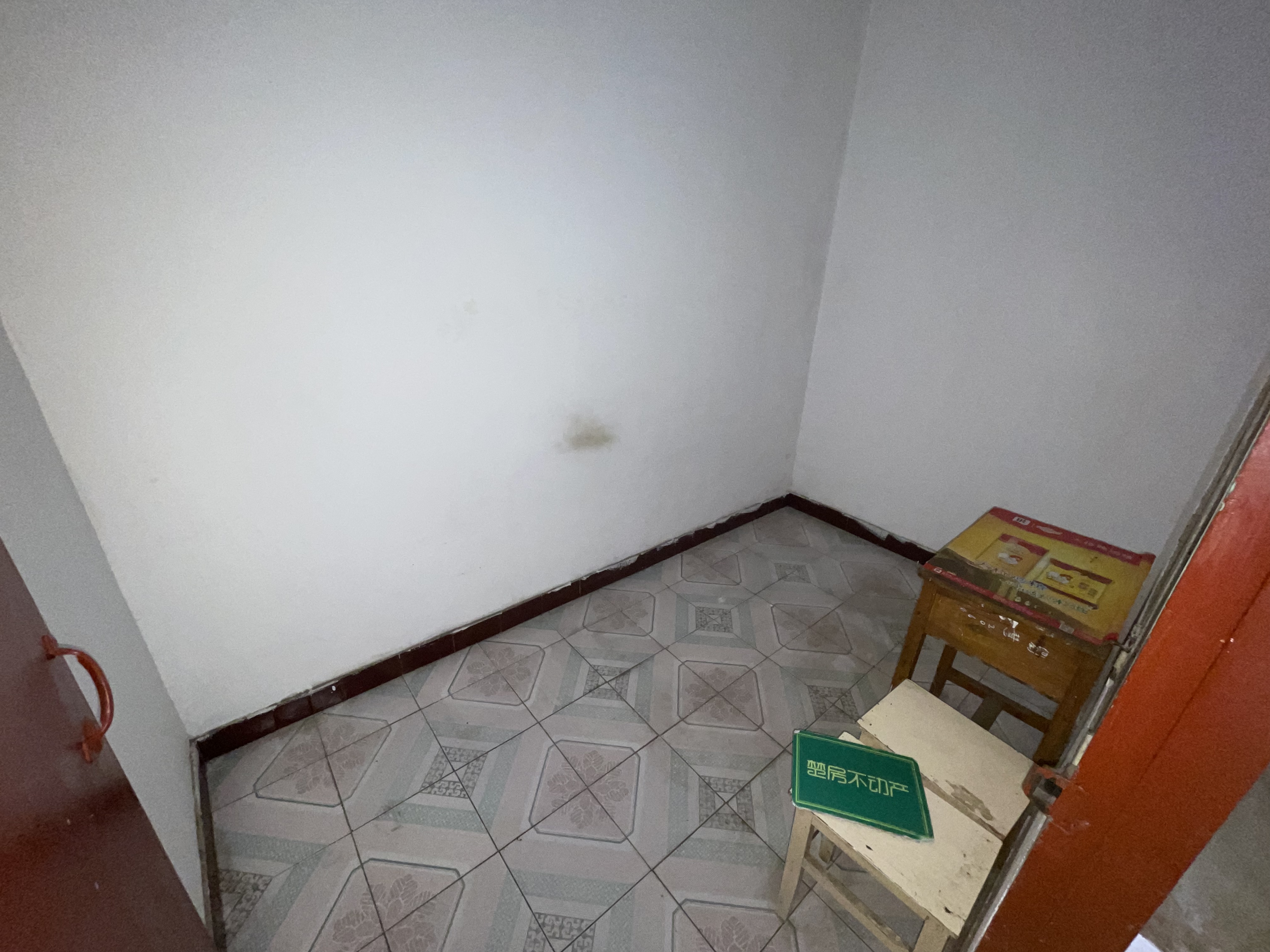 新华印务宿舍老三中正对面步梯好楼层 房养老陪读很方便