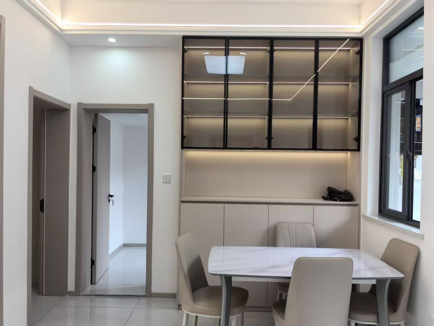 401，降价了，武商旁，步梯2楼，精装三房，成色新，有证，可按揭，拎包入住