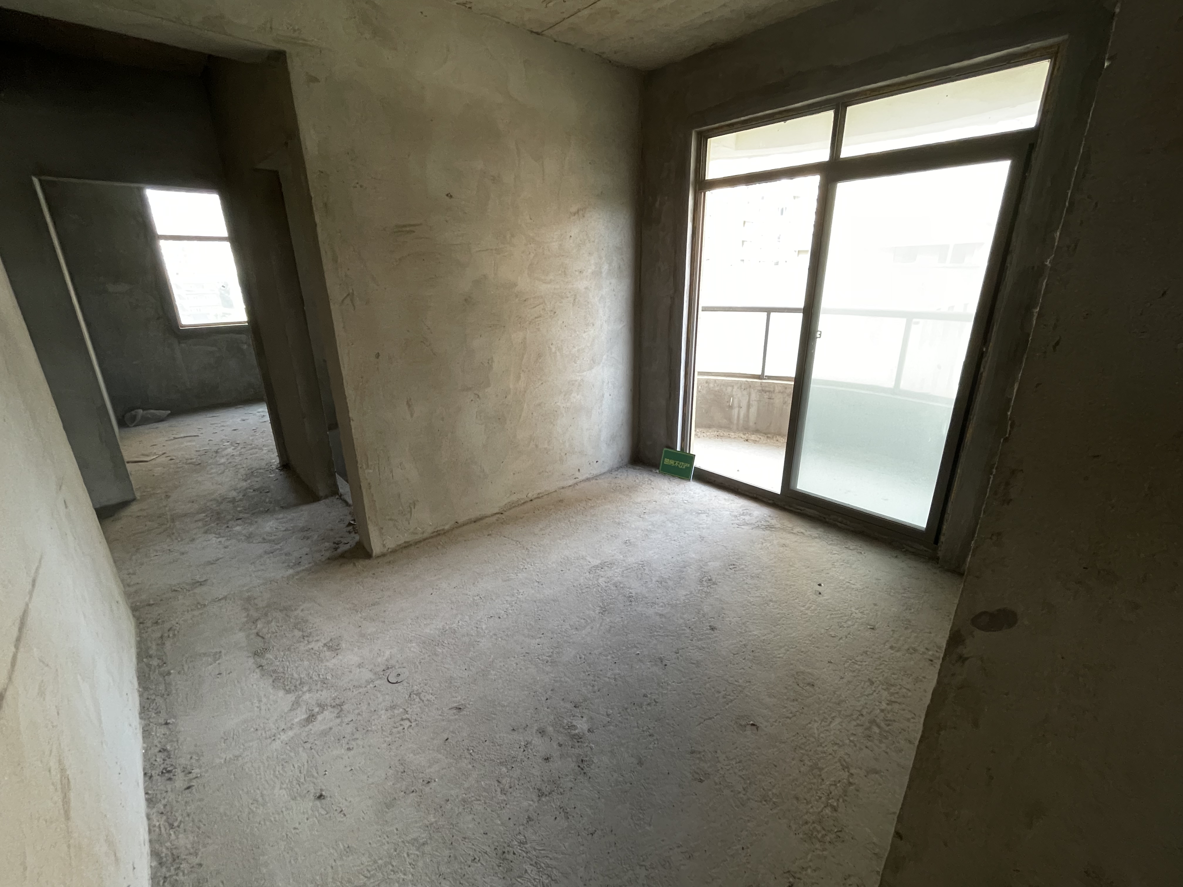 颐和公馆毛坯大三房价格美丽生活便利楼下有菜场公交门口直达