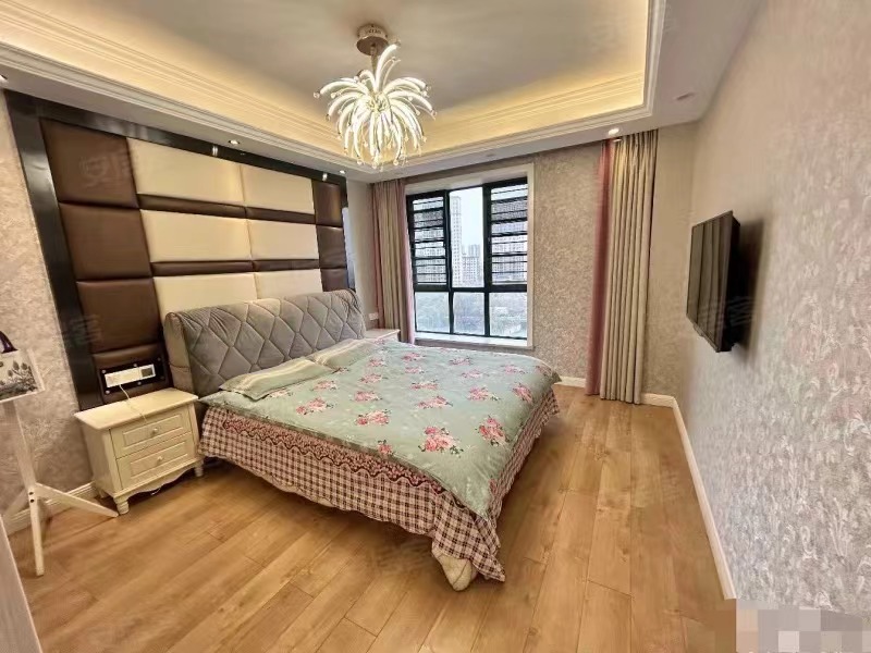 278，新城壹号，湖景房，精装大四房2位，纯边户，成色新，好楼层，南北通透