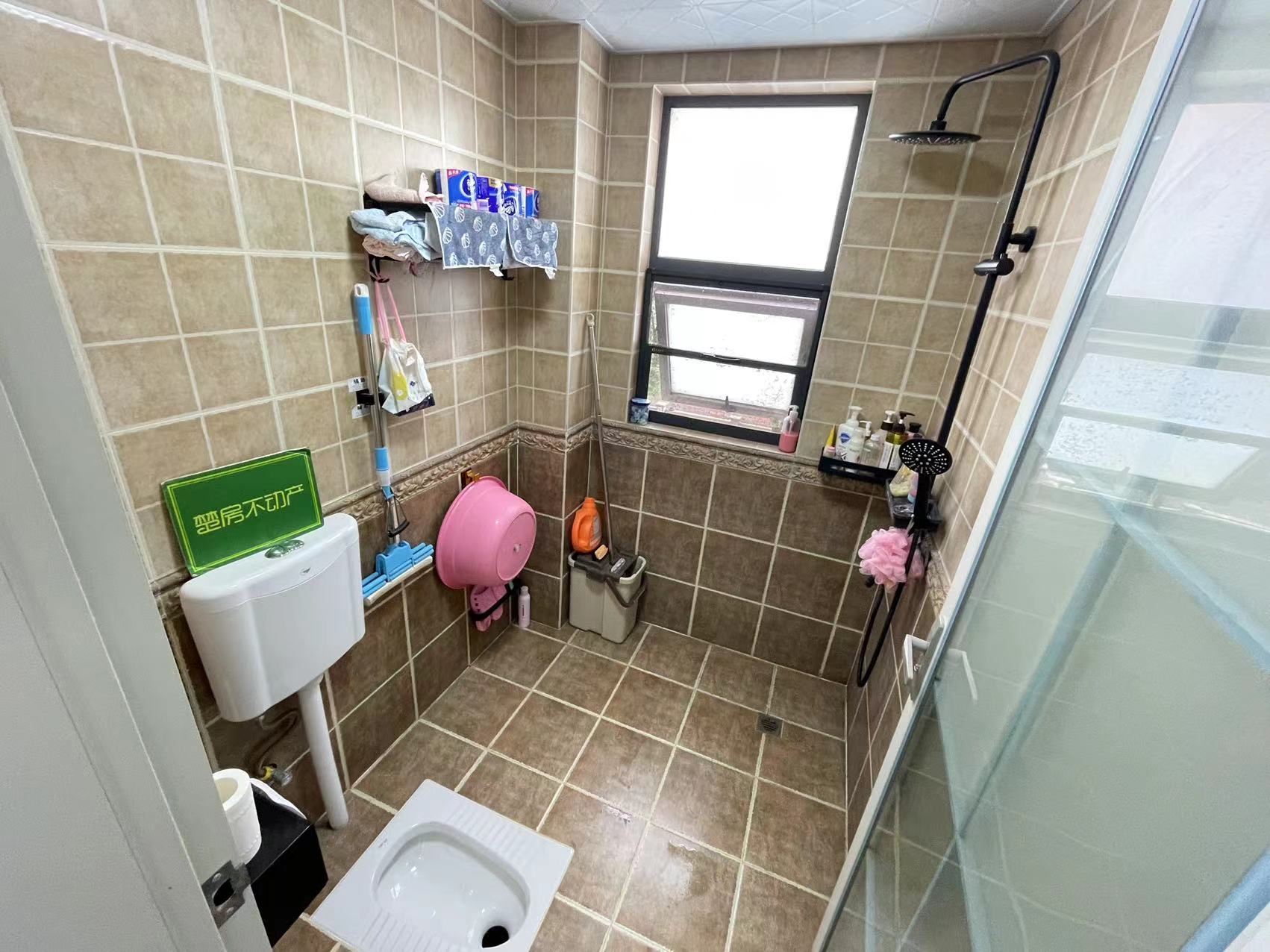 御台公馆证件在手装修很新三房两卫老证可以贷款品质小区