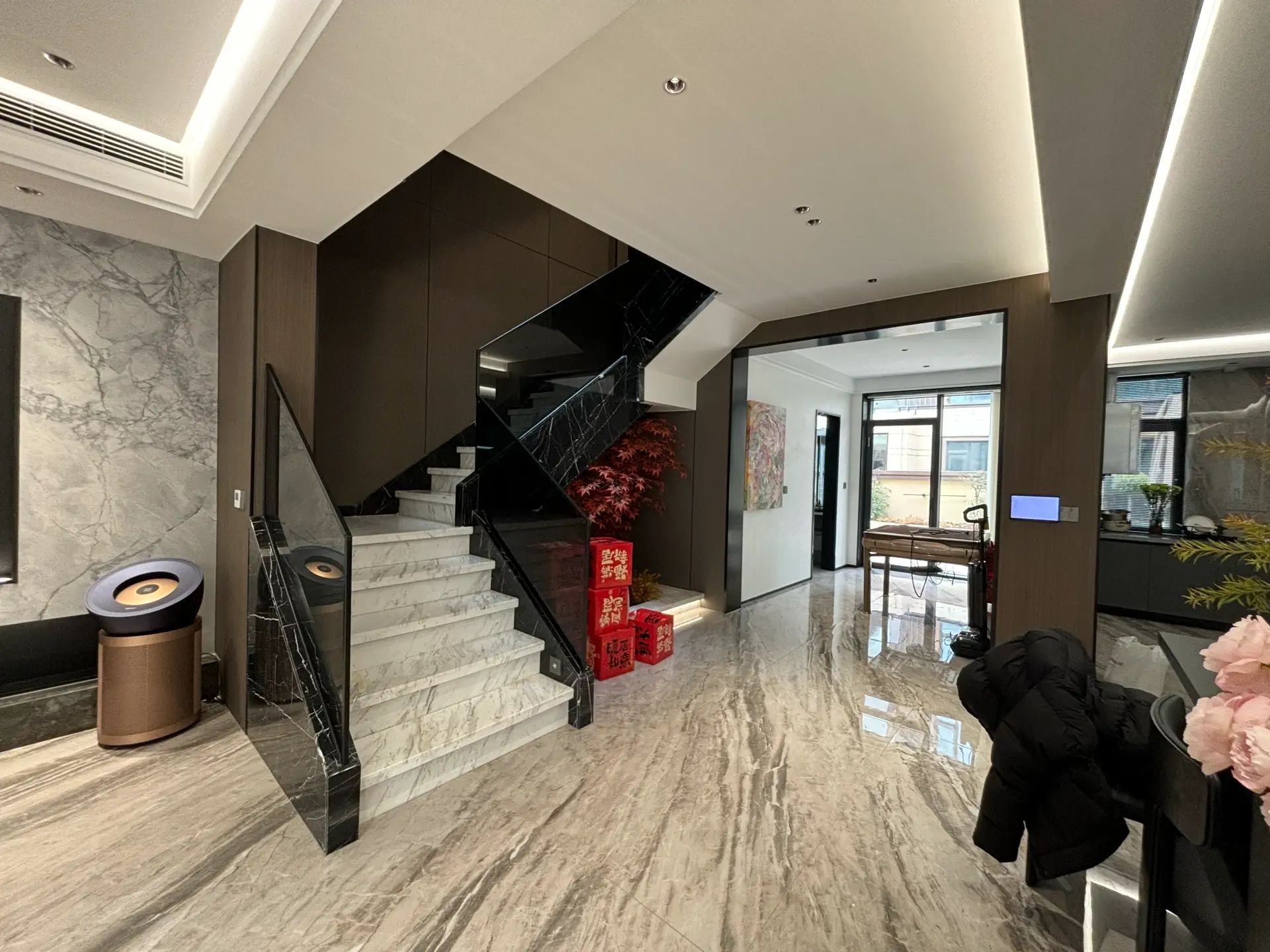 诚心出售，祥生观澜府，联排别墅，9.9成新，豪装，入住3个月，证满二