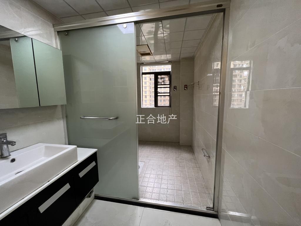 颐和公馆，大三房，精装三房两卫，9成新装修，单价5400，看中可谈