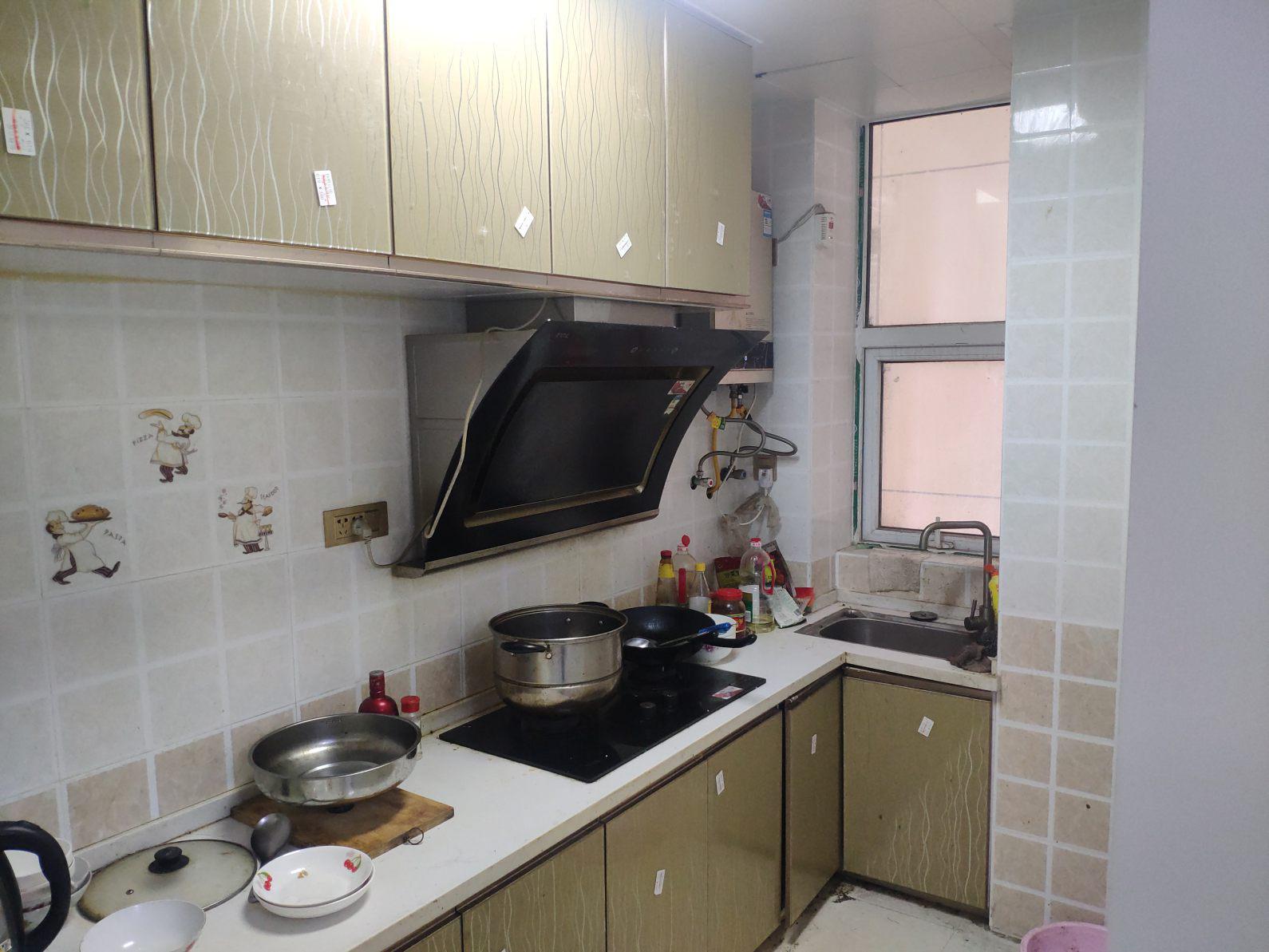 元泰未来城110平精装修3室2厅2卫78万