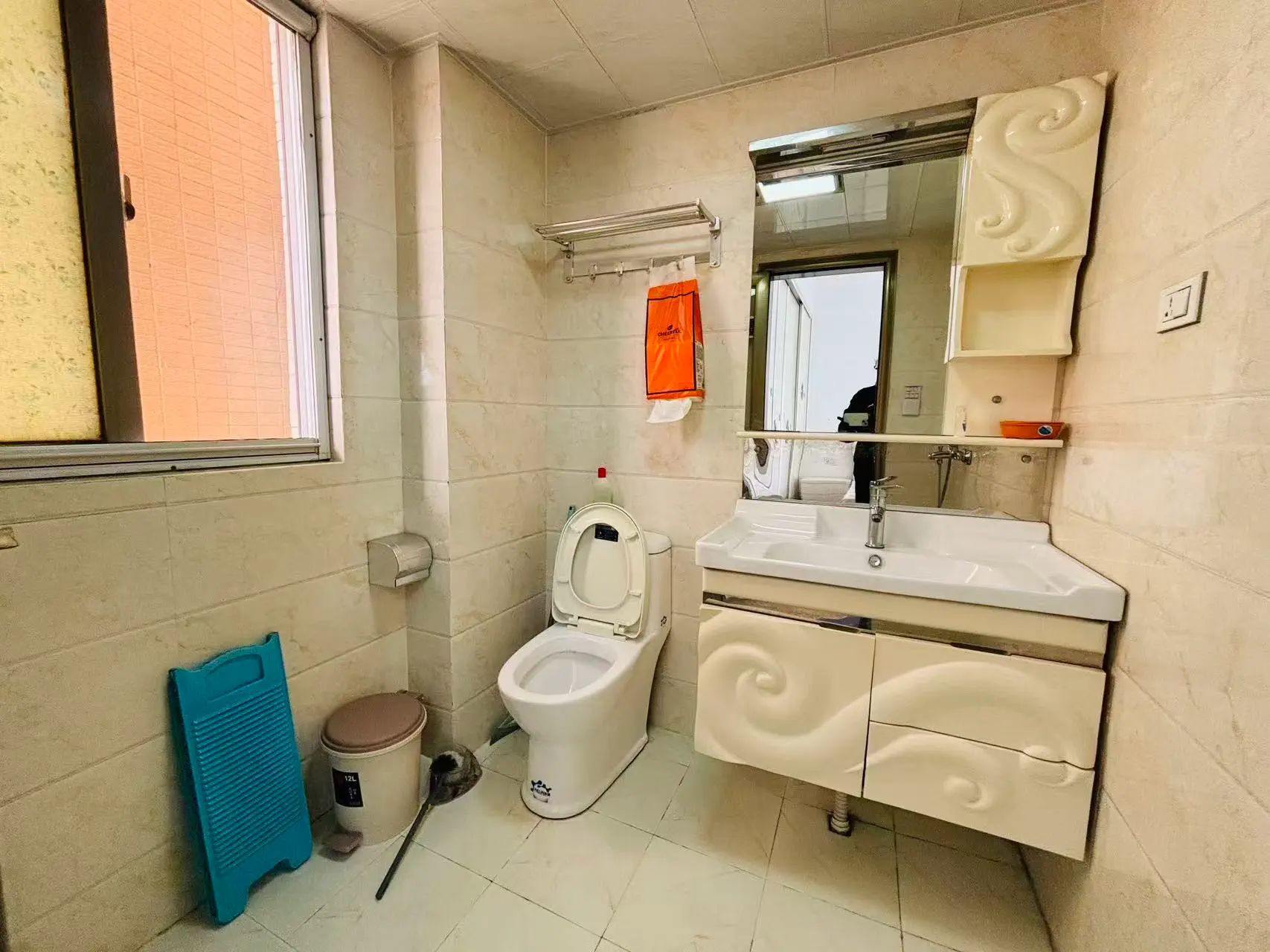 捡漏，四中附近，精装三房两卫，边户，好楼层，单价三千多，证满二